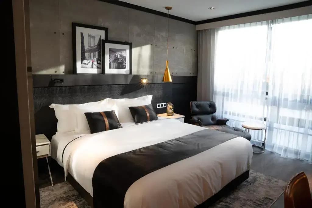 42 Hotel - photo 2
