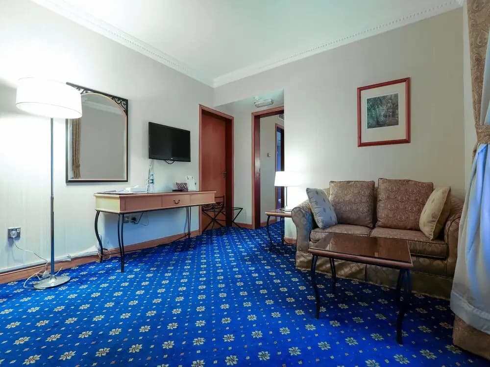 City Plaza Hotel by OYO Rooms - photo 13
