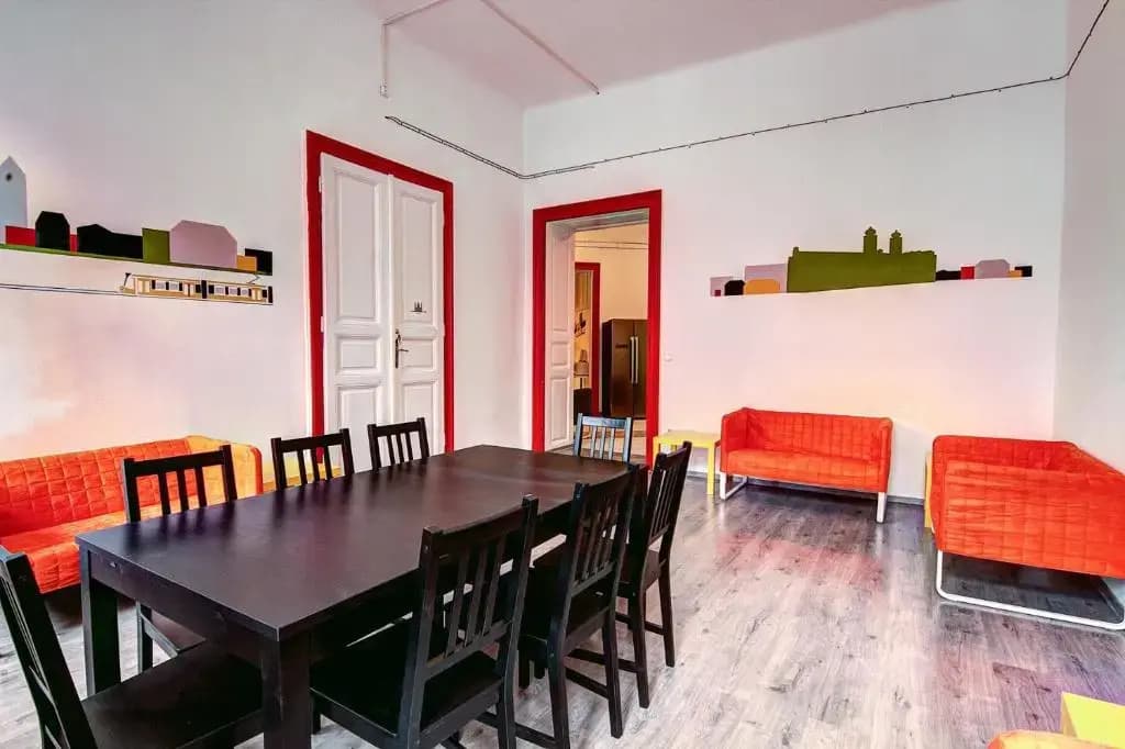 Pals Mini Hostel - photo 2