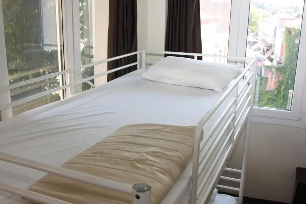 Pella Inn Hostel - photo 6