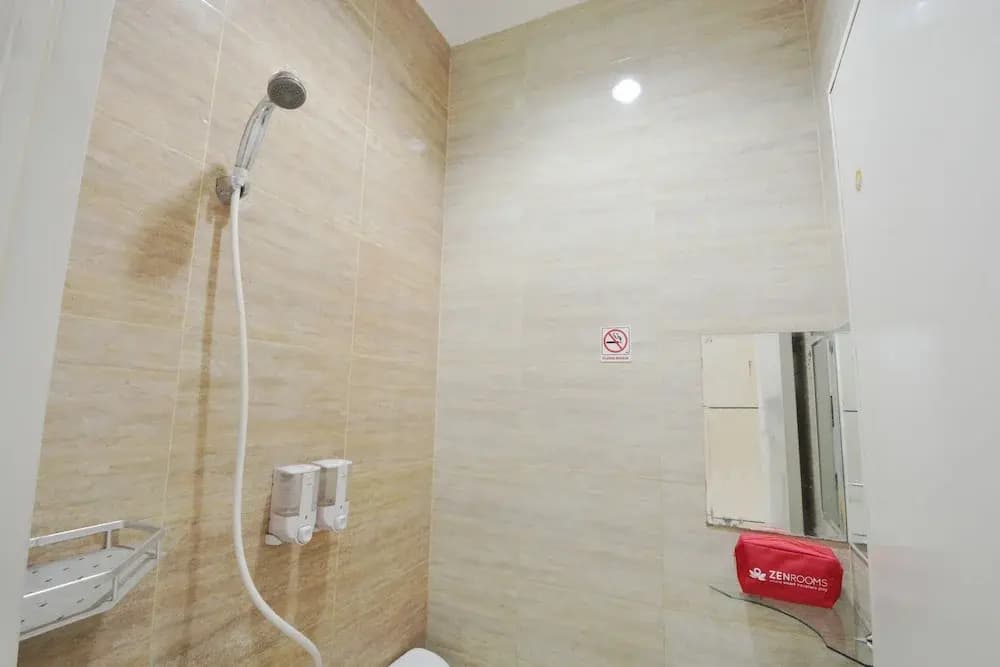 ZEN Rooms Basic Sunter Agung Utara Syariah - photo 8