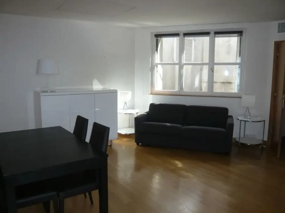 Bridgestreet Deluxe Residence Apartments - photo 8