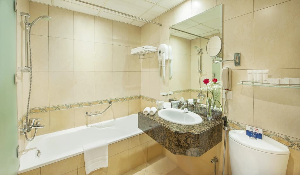 Golden Tulip Sharjah Hotel Apartments - photo 8