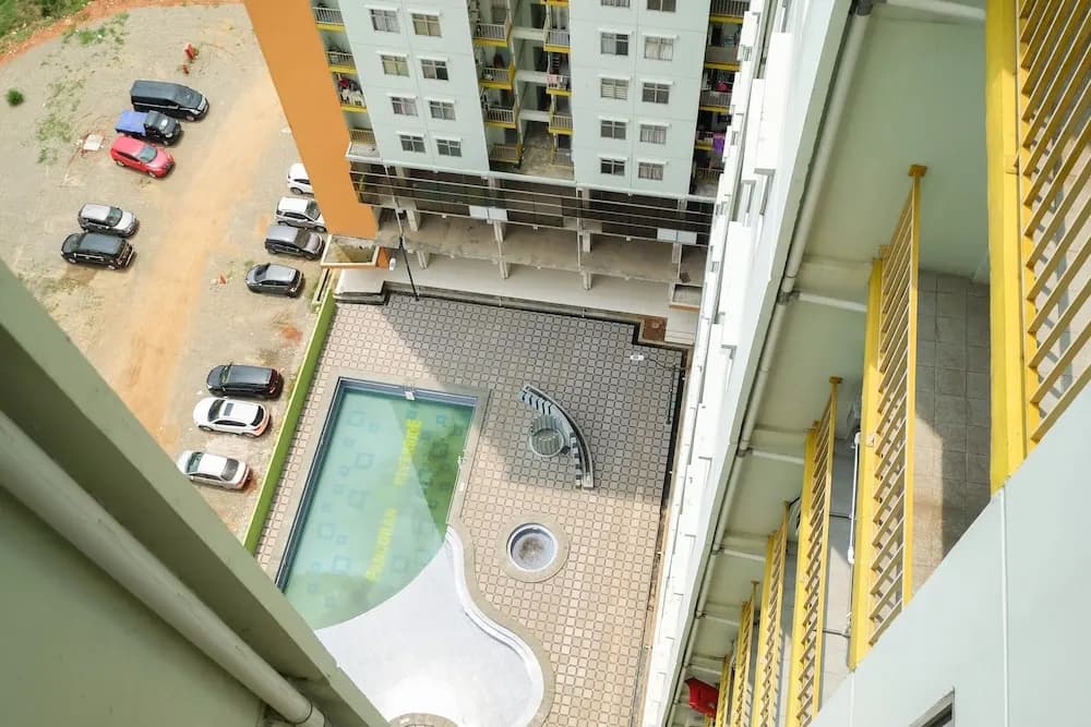 Simple 2BR Pancoran Riverside Apartment By Travelio - photo 7