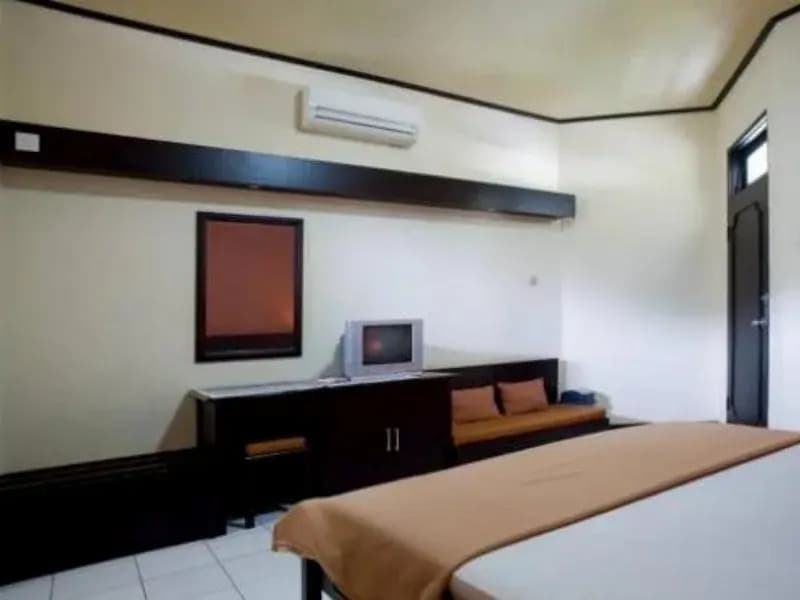 Dayu Hotel Kuta - photo 4