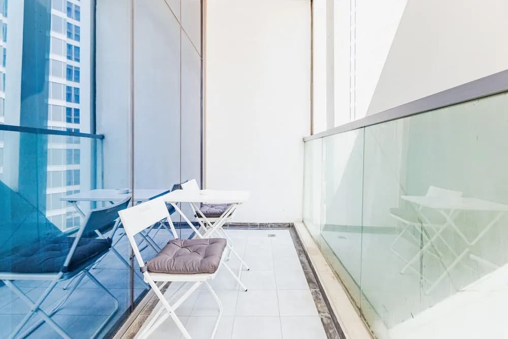 Waves - Chic Studio With Balcony Overlooking City Views - photo 7