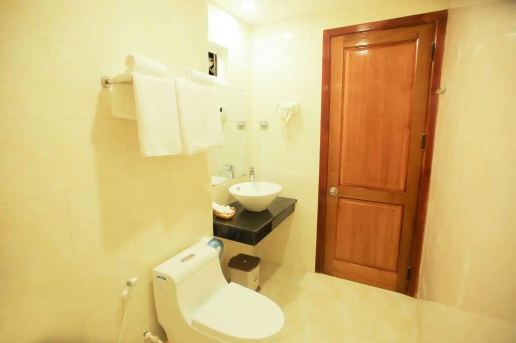 Kingdom Hotel - photo 9