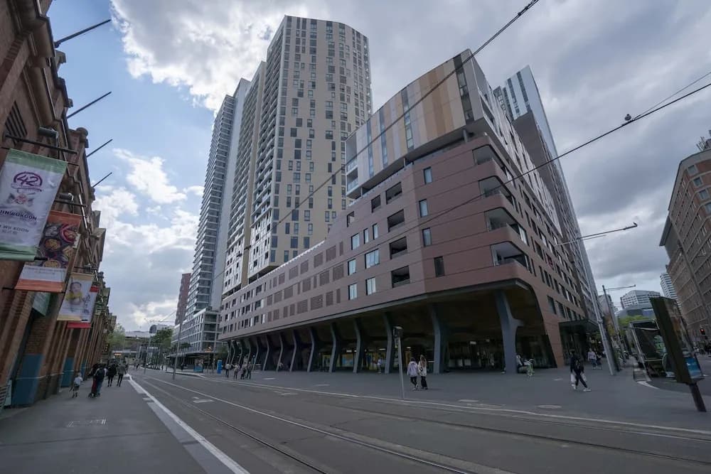 Modern Apartment in Darling Harbour - photo 17