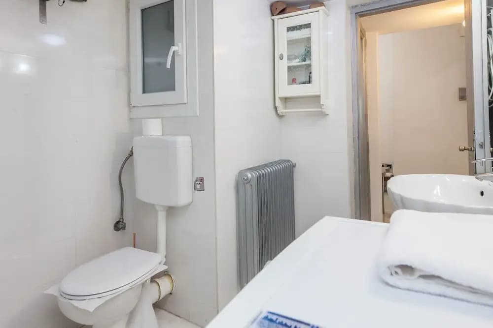 Gorgeous 2 bedrooms apt at Exarcheia - photo 9