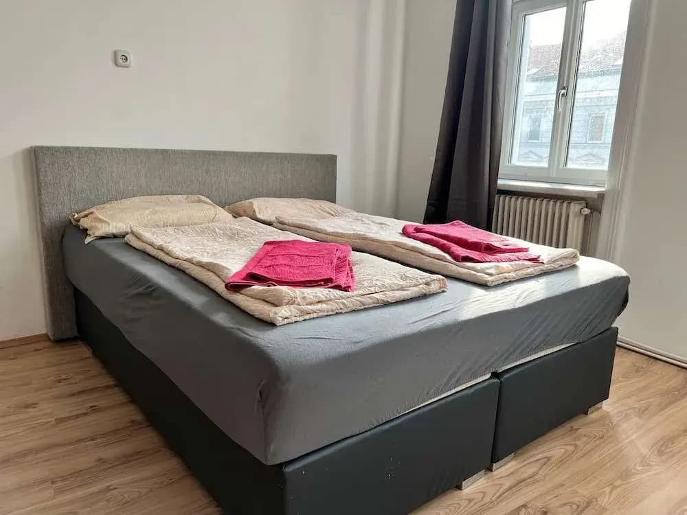 Welcoming 4BR shared Apt.-best location - photo 12