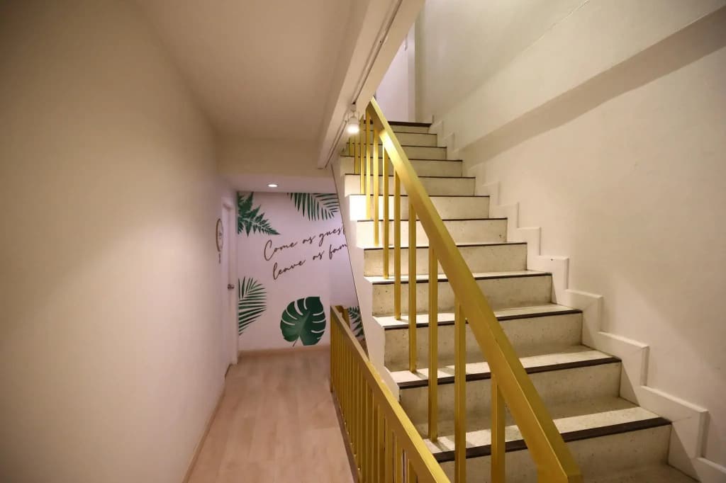 Js Cafe and Poshtel - photo 18