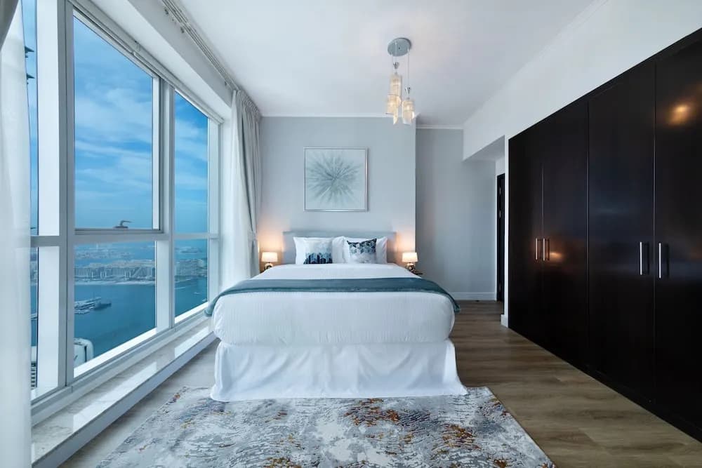 Maison Privee - High-Floor Trendy Apt w/ Marina, Palm & Ocean Vws - photo 2