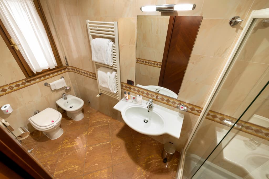 Lancaster Hotel - photo 12