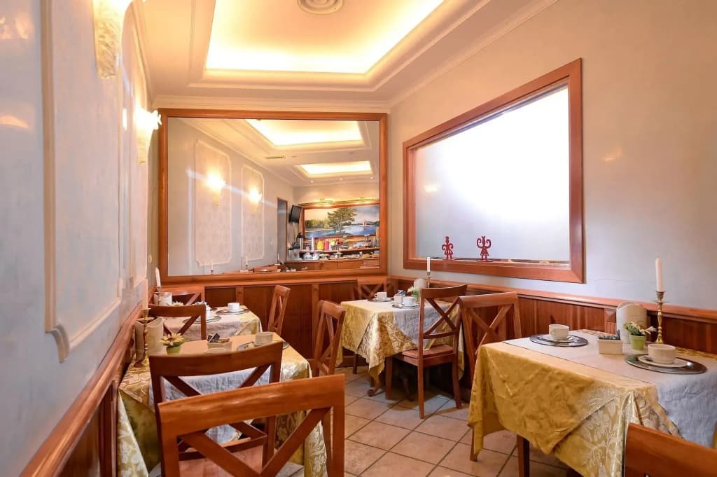 Hotel Golden - photo 8