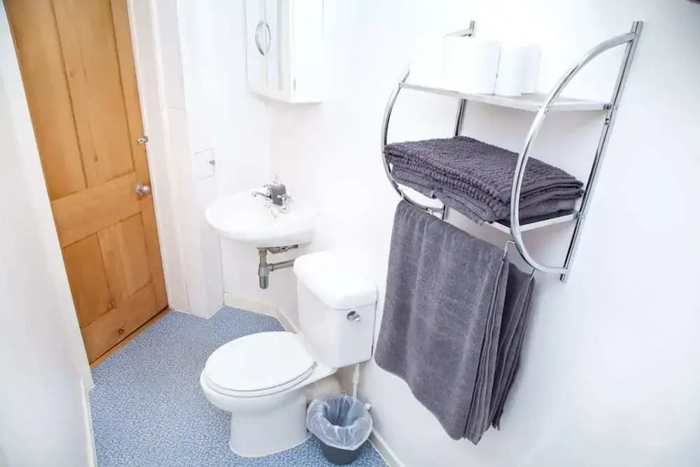 Bright & Quiet Edinburgh Home with Parking - photo 8