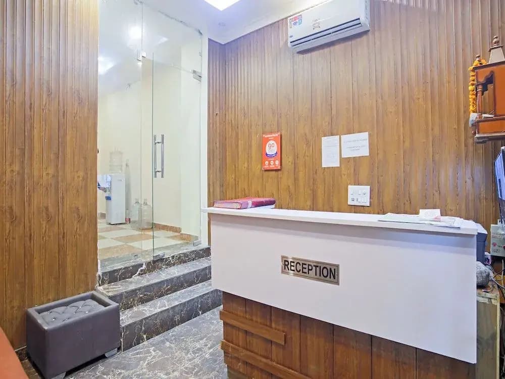 Hotel Deluxe Inn - photo 1