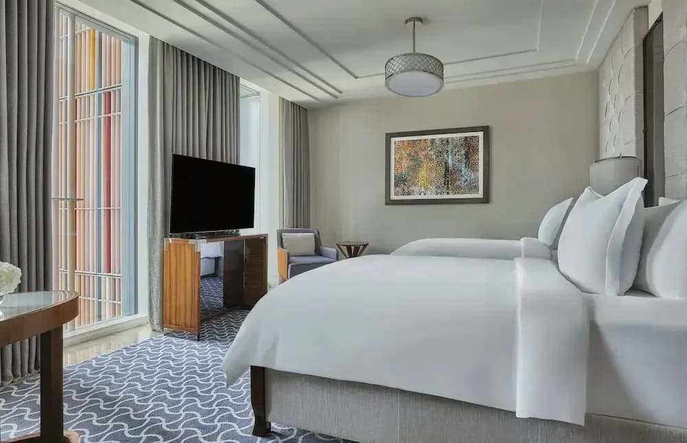 Four Seasons Hotel Abu Dhabi at Al Maryah Island - photo 4