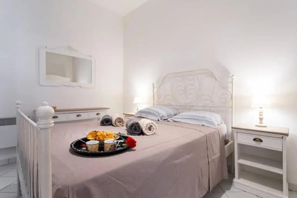Ste Reparate F4 Moderne, Design, Place Rossetti, Heart Old Town - photo 5