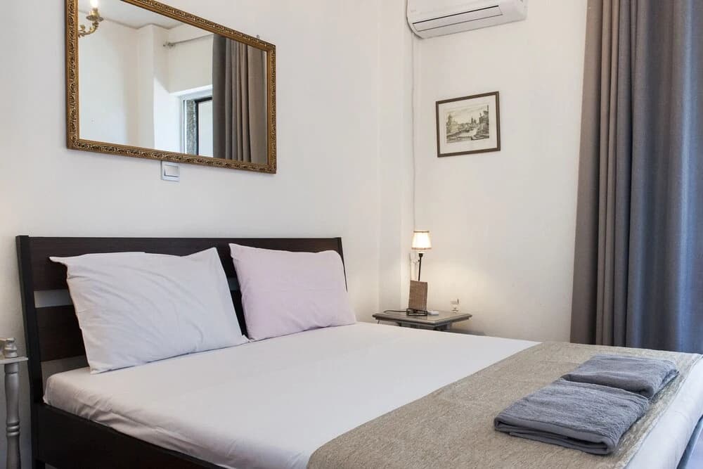 Charming 2 Bedroom apt next to Panormou - photo 5