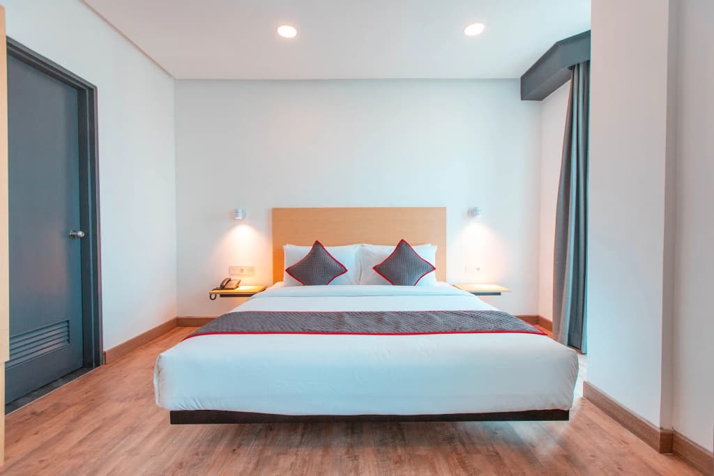 Super OYO Townhouse 1 Hotel Salemba - photo 3