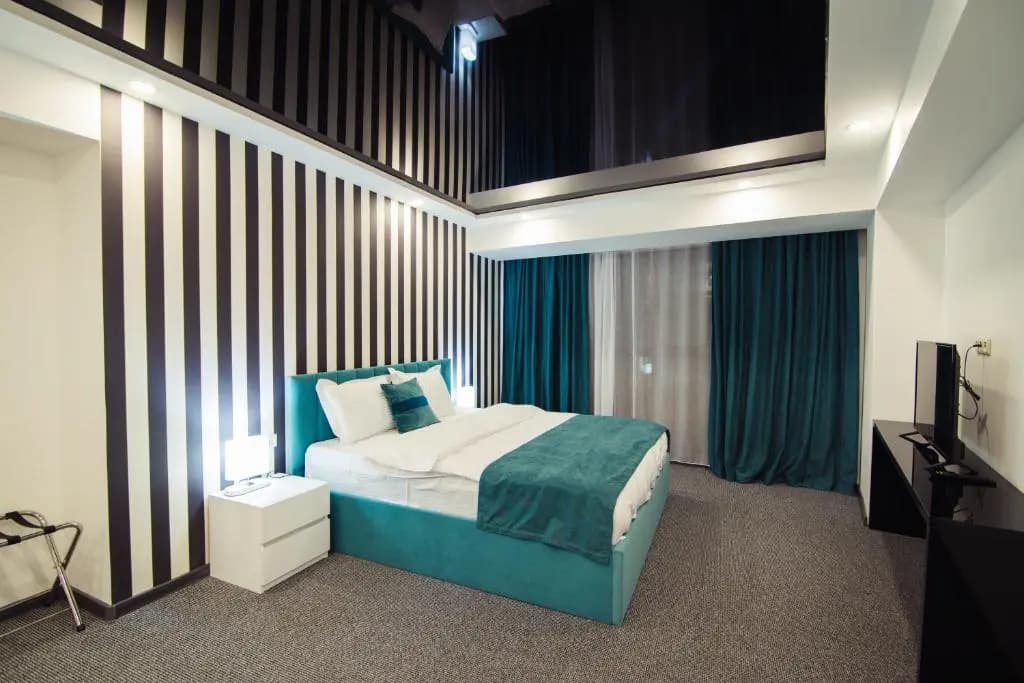 Royal Plaza Hotel - main photo
