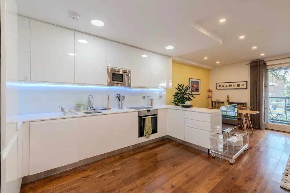 Beautiful Canal-side Flat in Hackney - photo 16