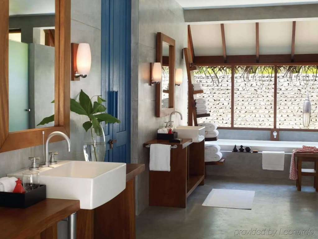 Four Seasons Resort  Maldives at Landaa Giraavaru - photo 9