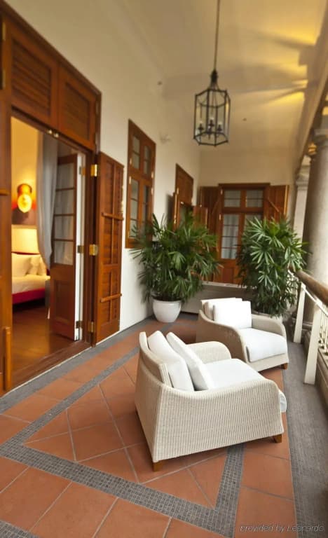 Hullett House - photo 2