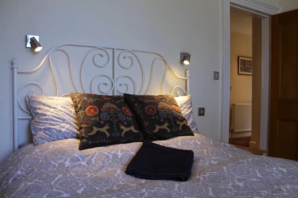 Silver Lining - Gilmore Place Apartment - photo 3