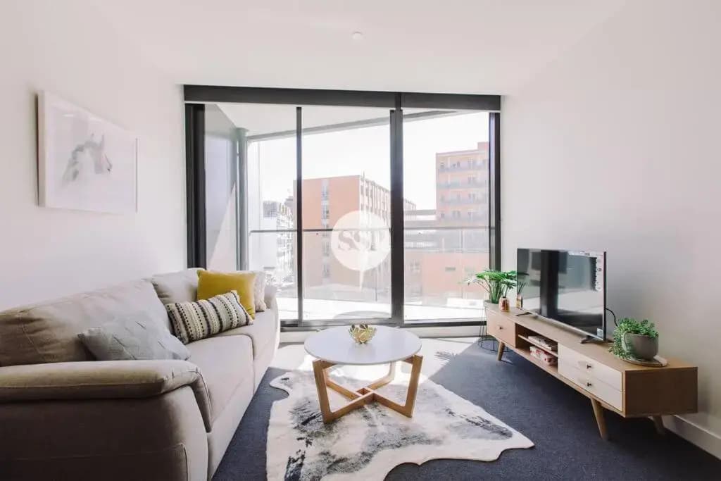St Kilda Rd LVL4 2BDR2BATHR WIFI Albert Park - photo 5