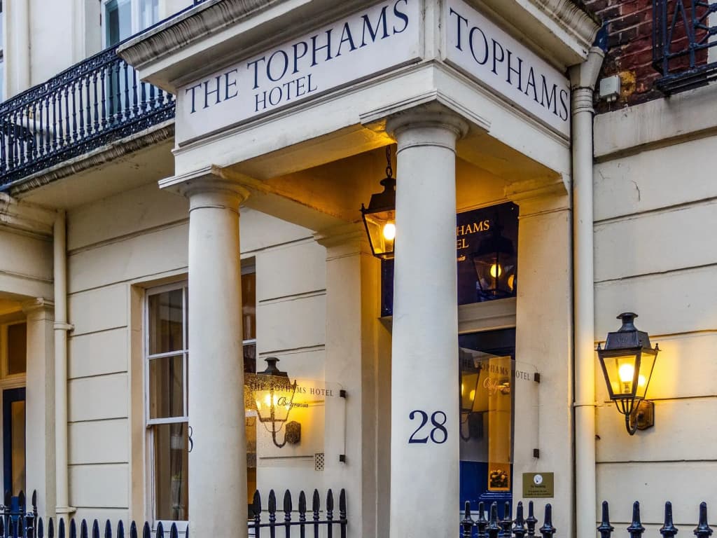 Tophams Hotel - main photo