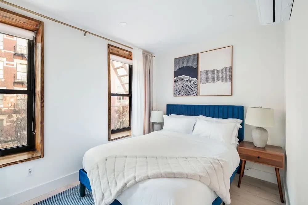 48-3fe 2BR Prime Midtown West - photo 3