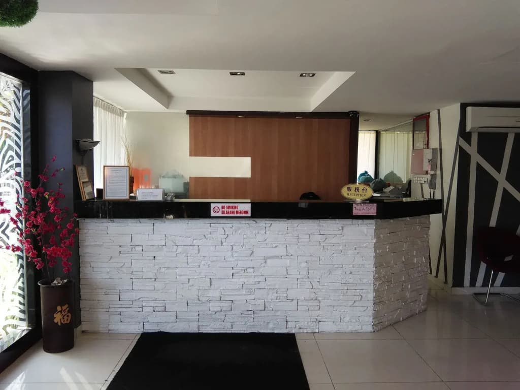 Casuarina Hotel - photo 2