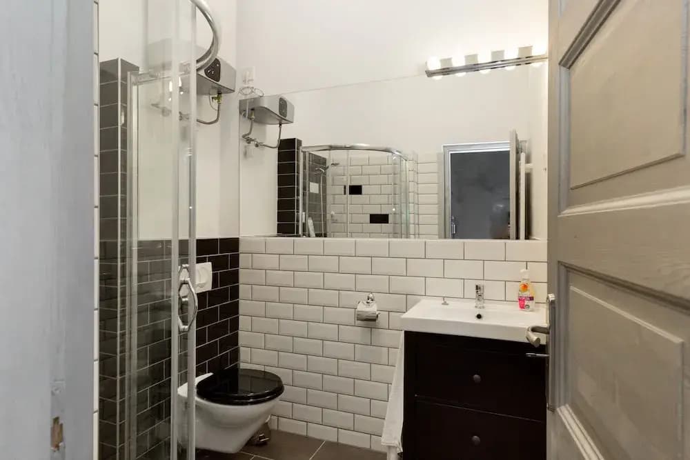 Downtown Studio Apartment - photo 13