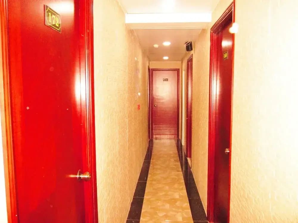 Peace Guest House - Hong Kong - photo 12