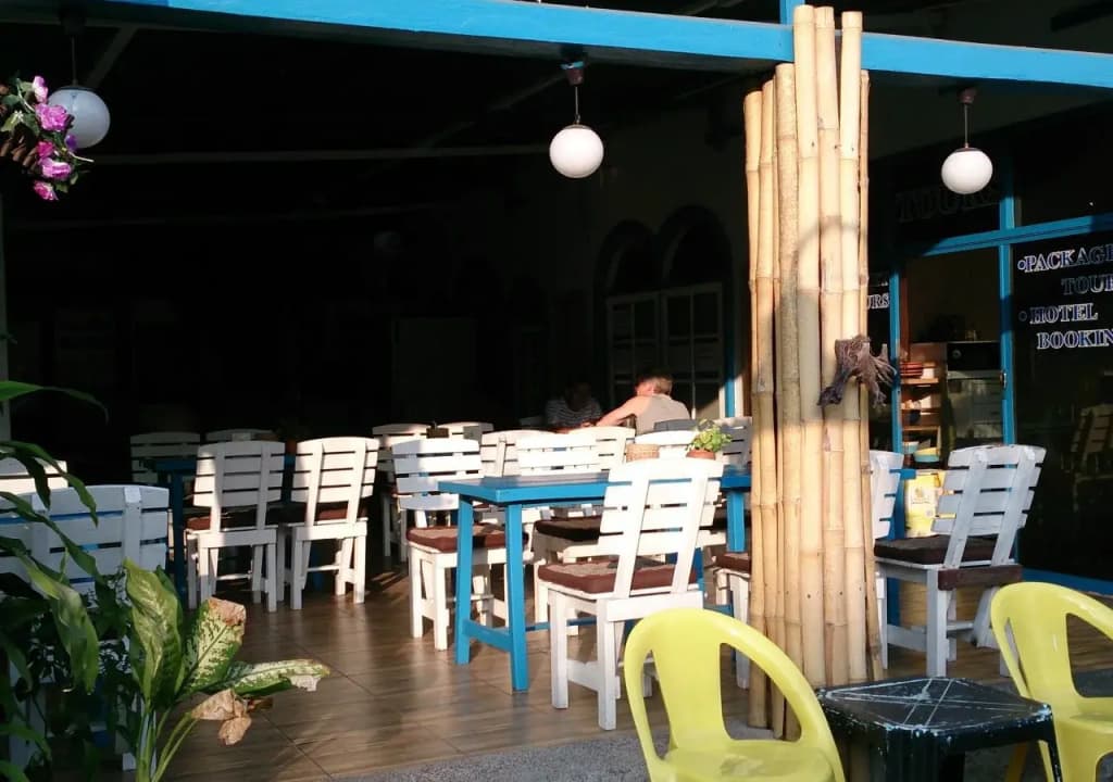 Queen Suriya's Hostel - photo 16