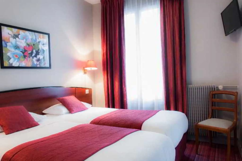 Hôtel Des Deux Avenues - photo 41