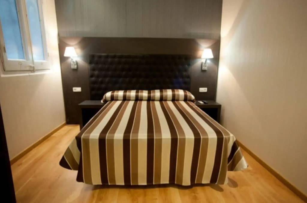 Hostal Bcn 46 - photo 3