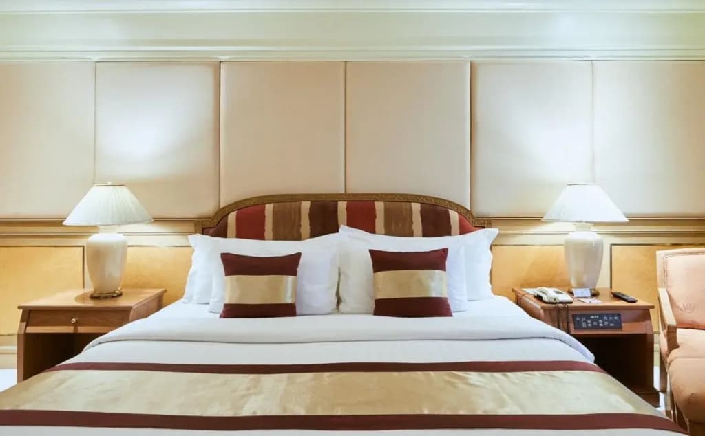 The Royal City Hotel - photo 7