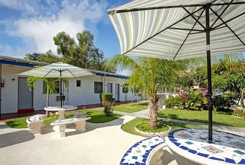 Sun And Surf Inn - photo 13