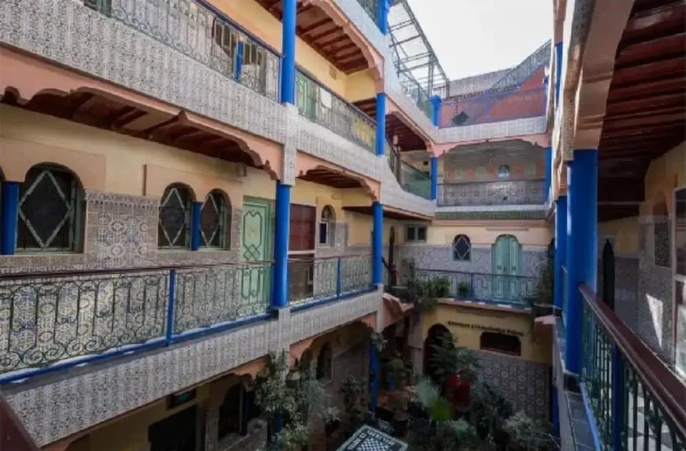 Hôtel Central Palace - photo 1