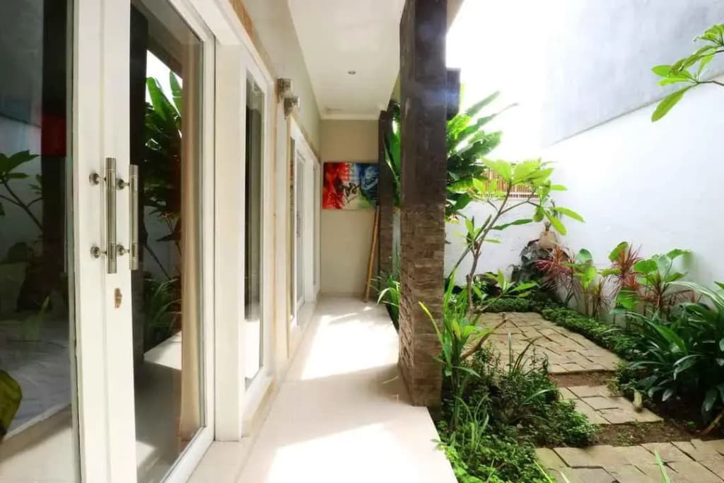 Pulasari Homestay & Villa - photo 3