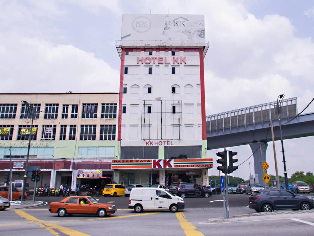 OYO 43961 KK Hotel Kajang - photo 1