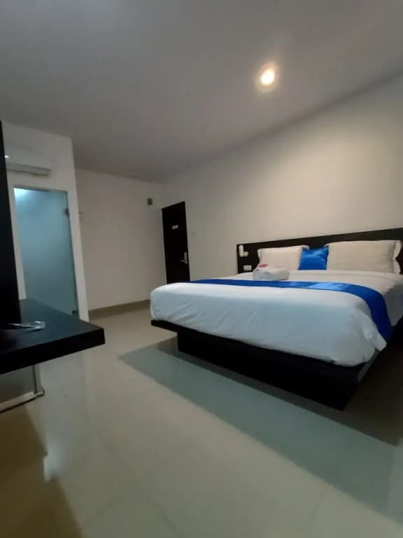 Puri Maju by OYO Rooms - photo 2