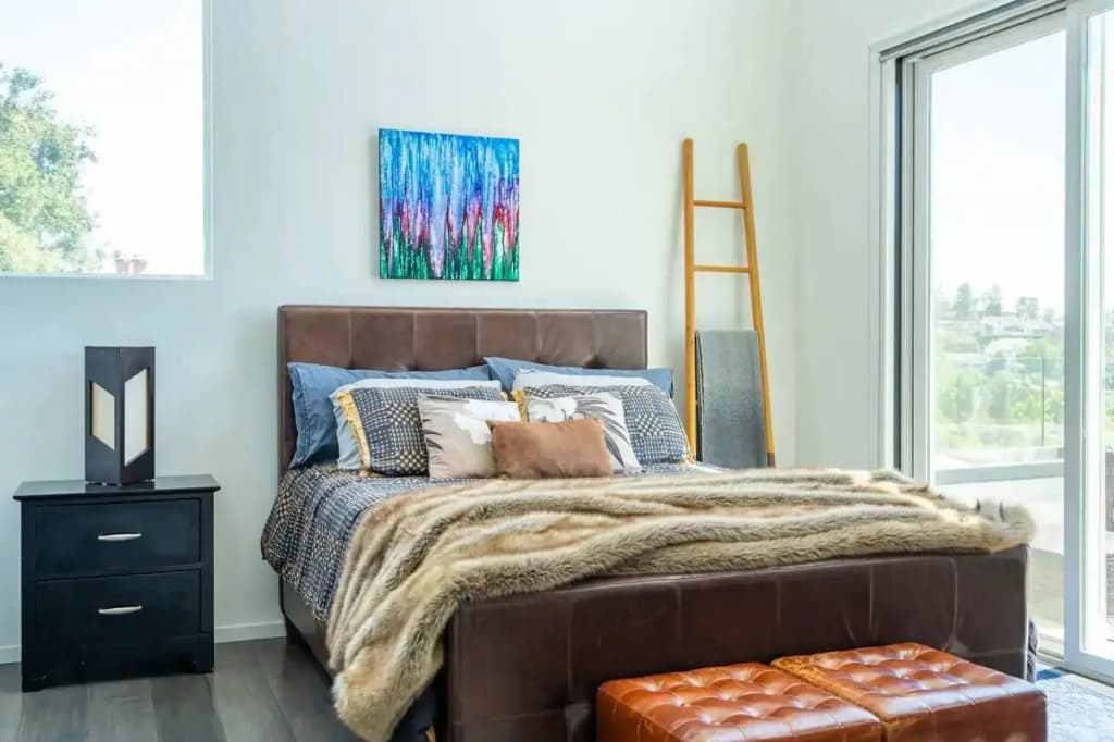Troy Dr - Sleek & Modern Hollywood Hills Home With Stunning Views - photo 3