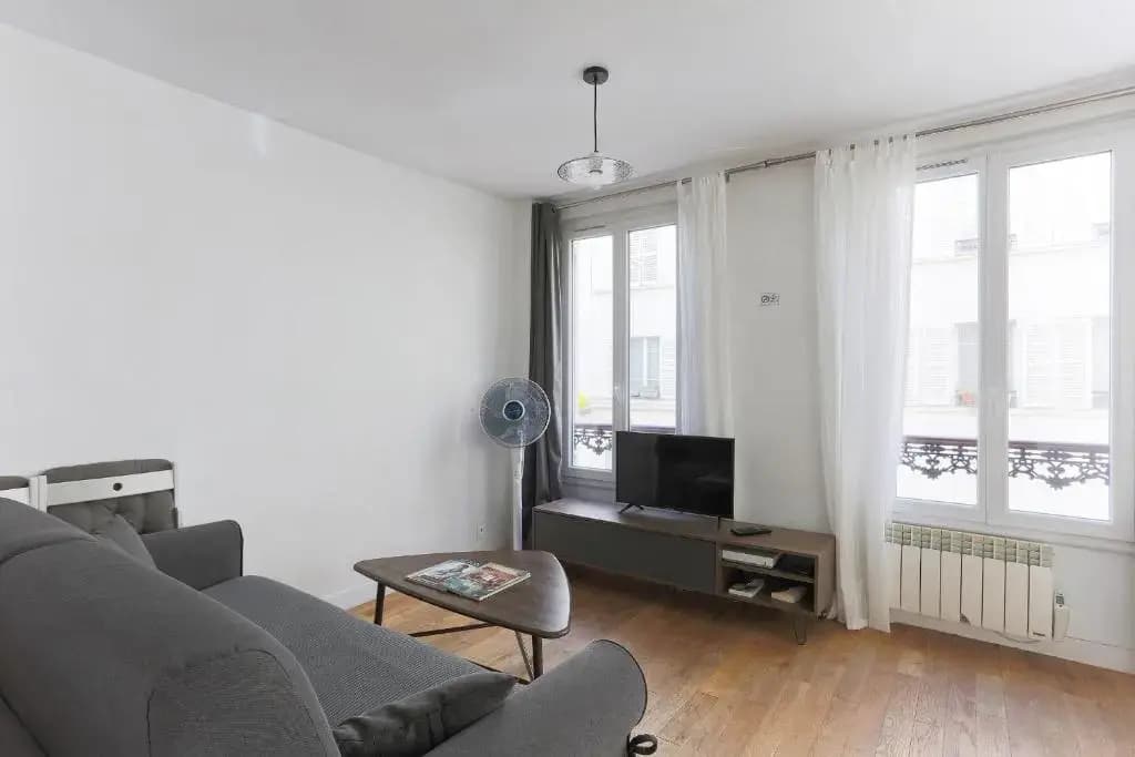 Eiffel Tower Royal Apartment - photo 2