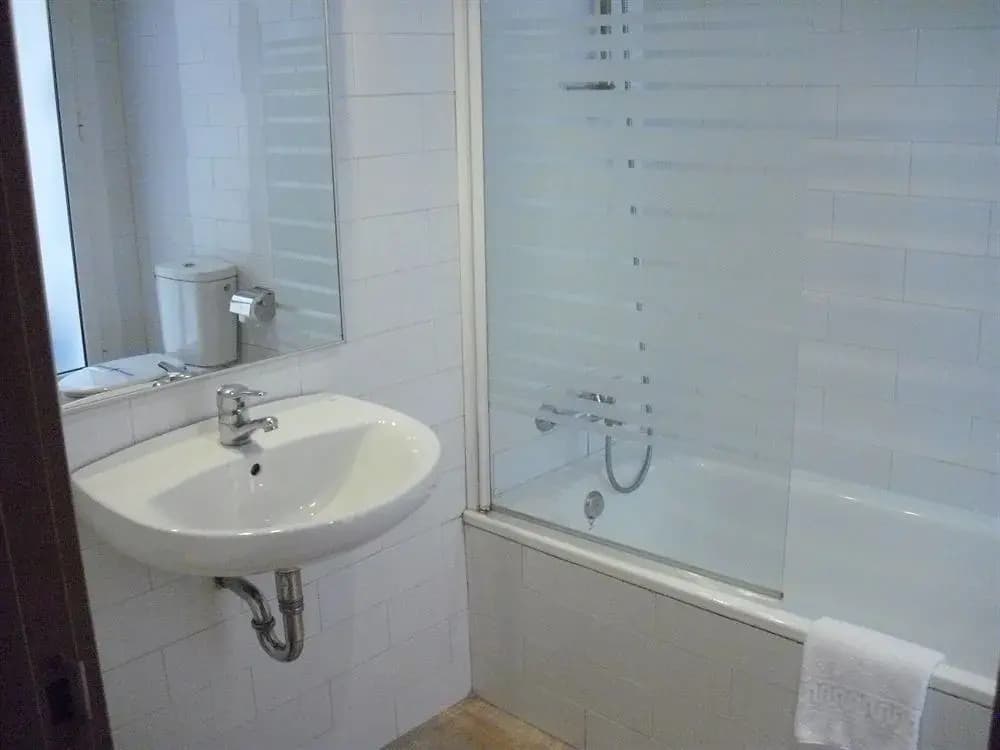 Apartamentos Dirsa Parc Güell - photo 8