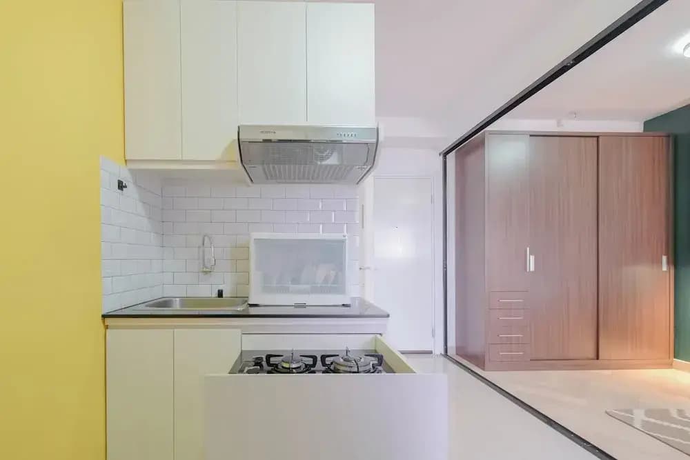 Comfort And Big 1Br At Green Pramuka City Apartment - photo 11