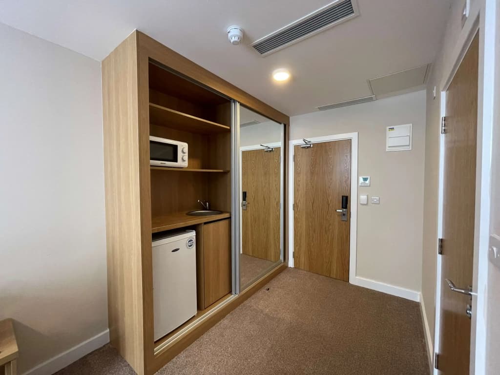 Best Western Northfields Ealing Hotel-Opposite Northfield Station -Piccadilly line - photo 14