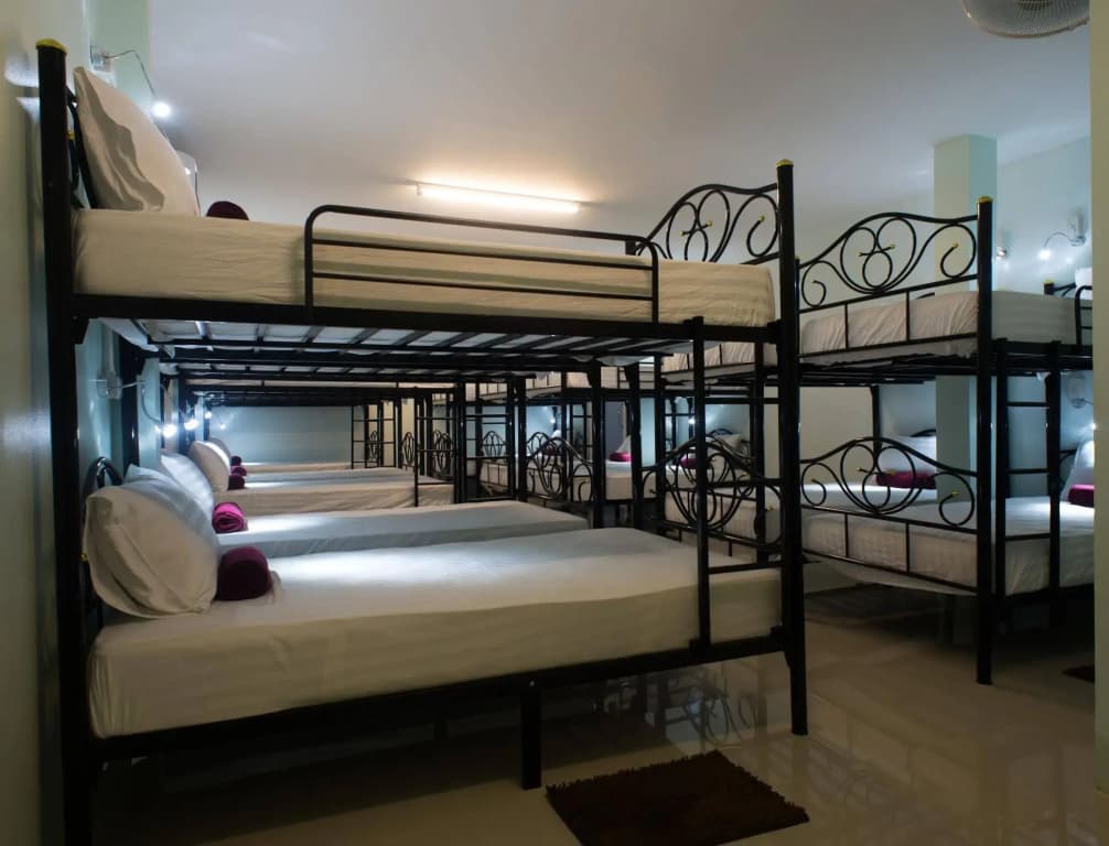Plan B Hotel - Hostel - photo 2